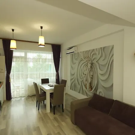 Violet Summerland Apartment