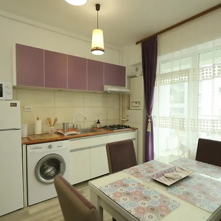 Violet Summerland Apartment