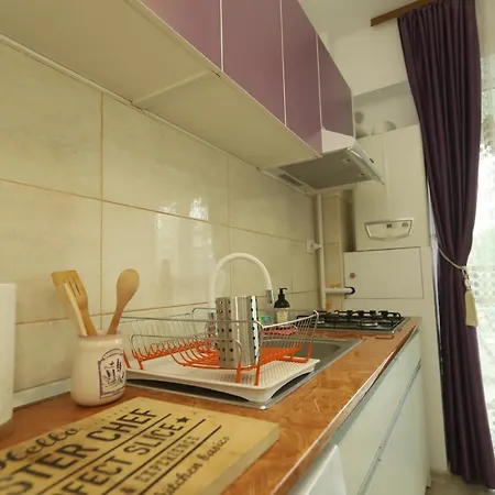 Violet Summerland Apartment Mamaia