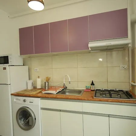 Violet Summerland Apartment *