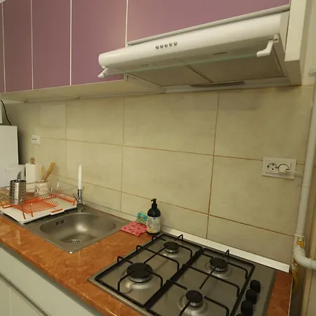 Violet Summerland Apartment *