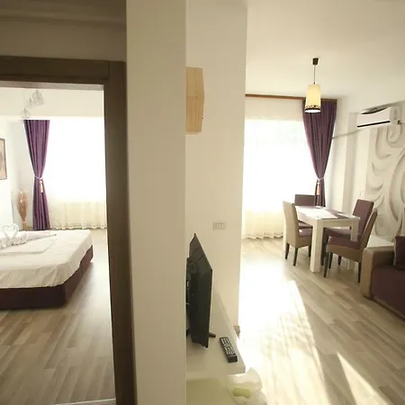 Violet Summerland Apartment Mamaia