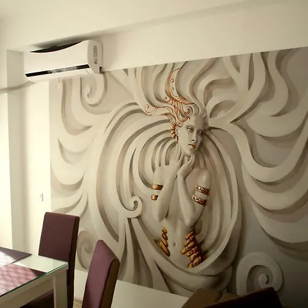 Violet Summerland Apartment Mamaia