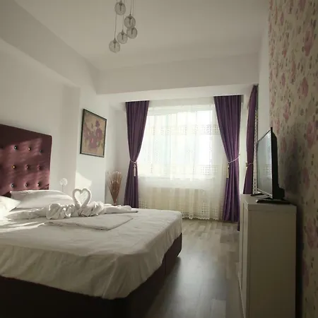 Violet Summerland Apartment *