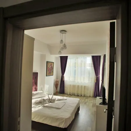 Violet Summerland Apartment *